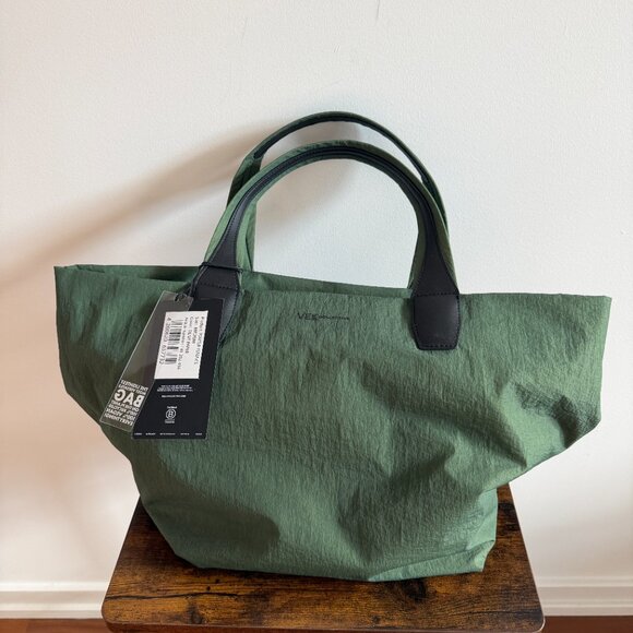 Medium Tote Bag in Olive - VEE Collective - Picture 7 of 10